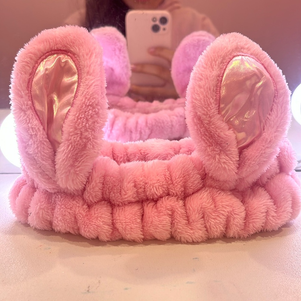 BRAND NEW SKIN CARE HEAD BAND!